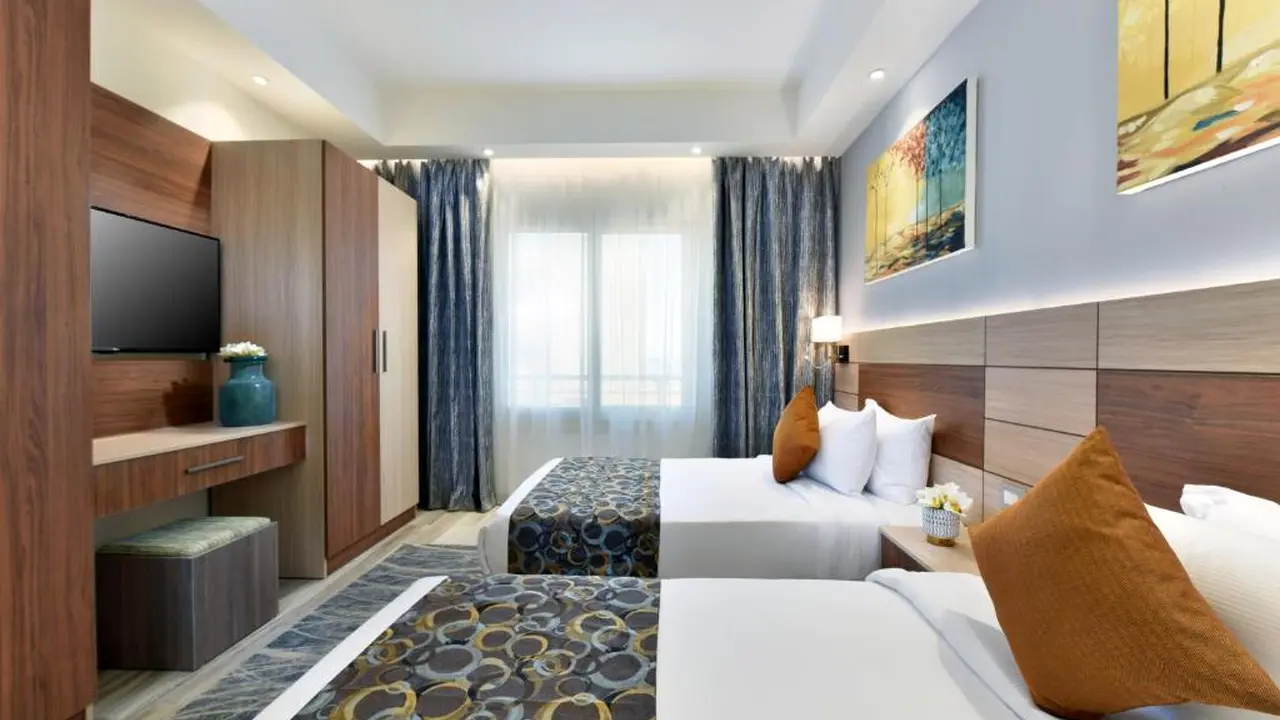 الفندق توليب الجلالة ماجستيك - العين السخنة